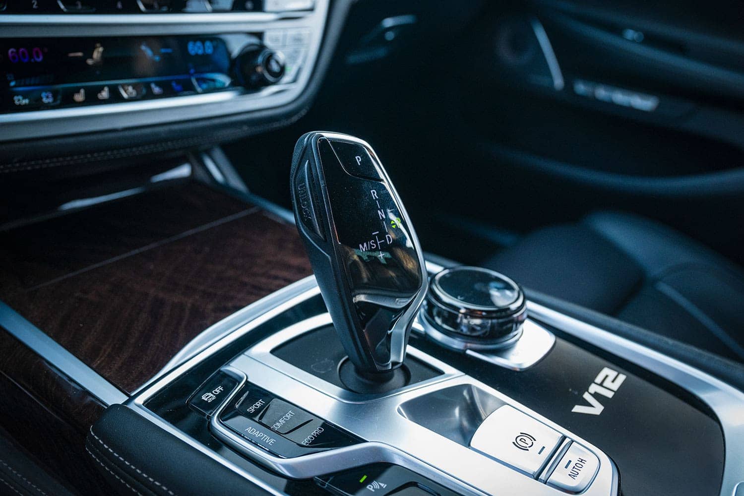 BMW M760i
