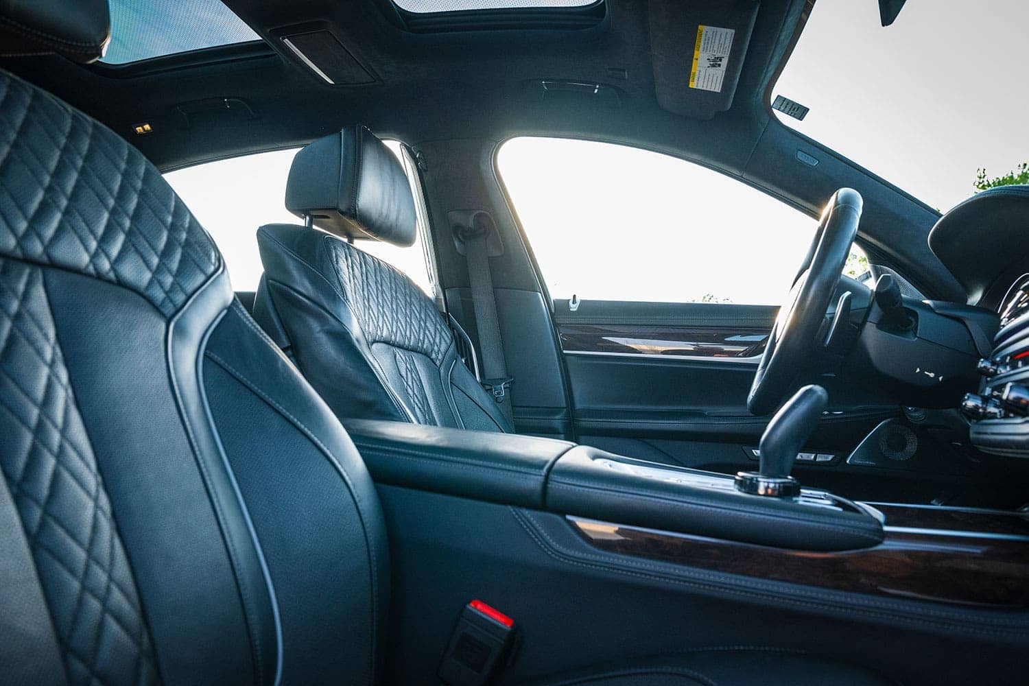 BMW M760i