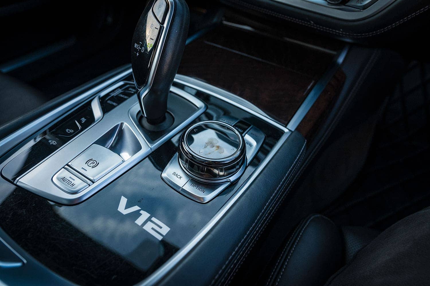 BMW M760i