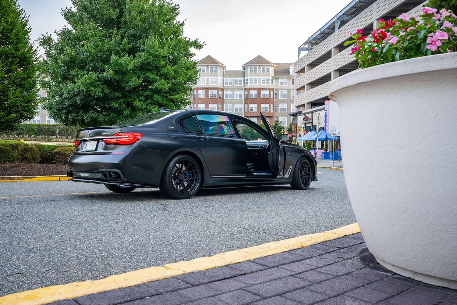 BMW M760i