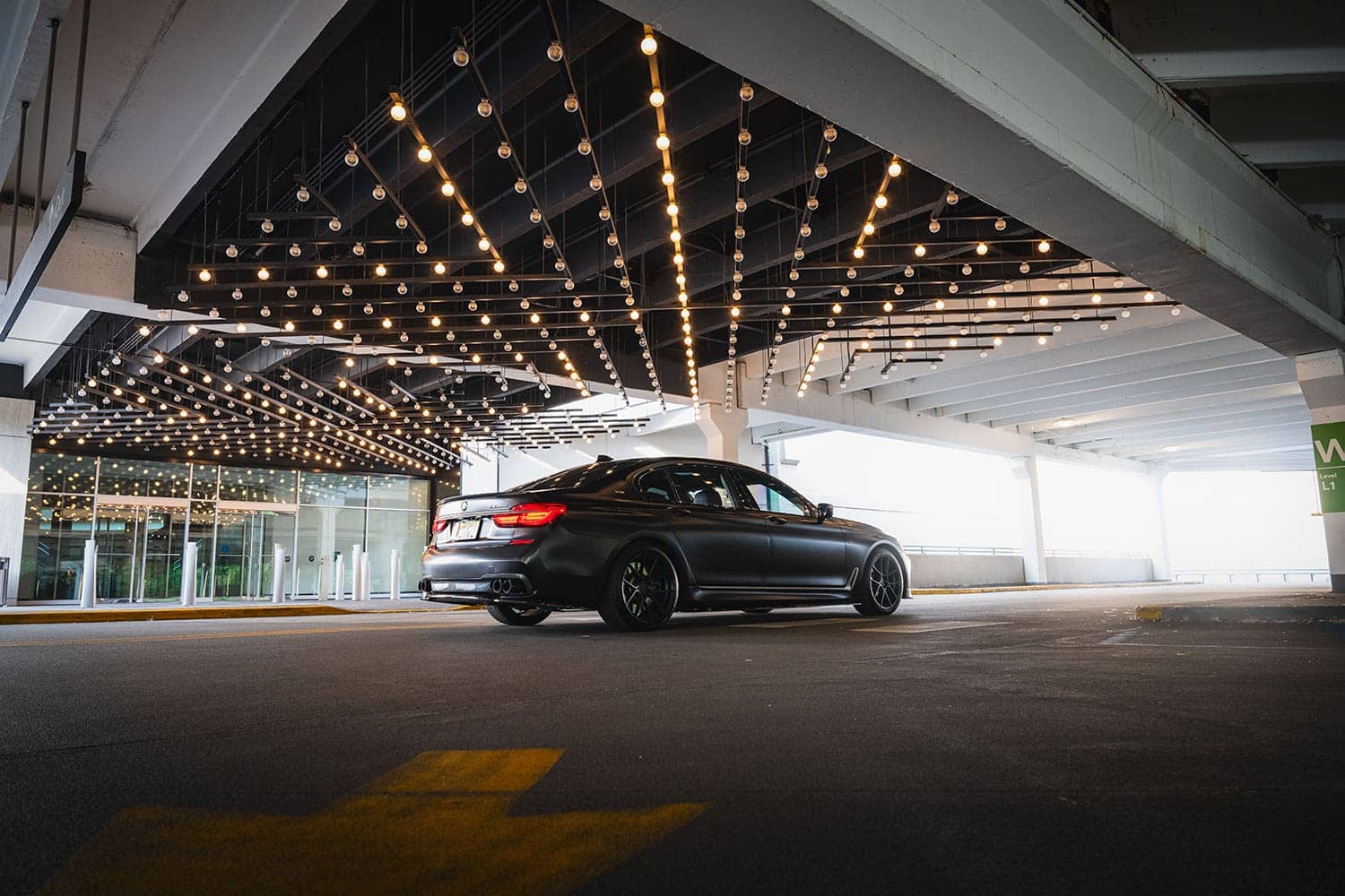 BMW M760i