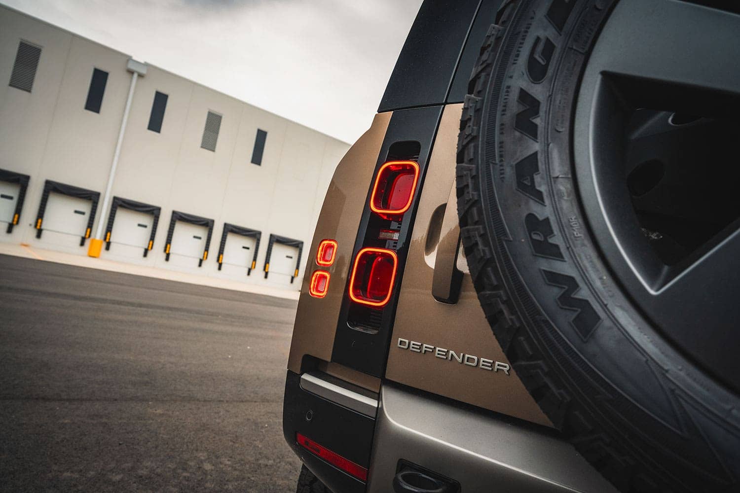 land-rover-defender-110