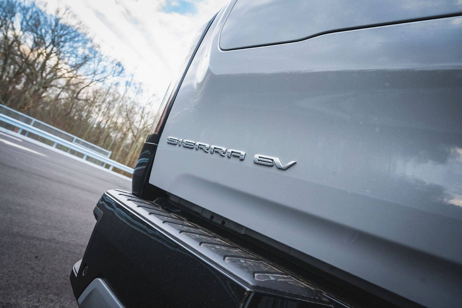 gmc-sierra-ev-denali-1