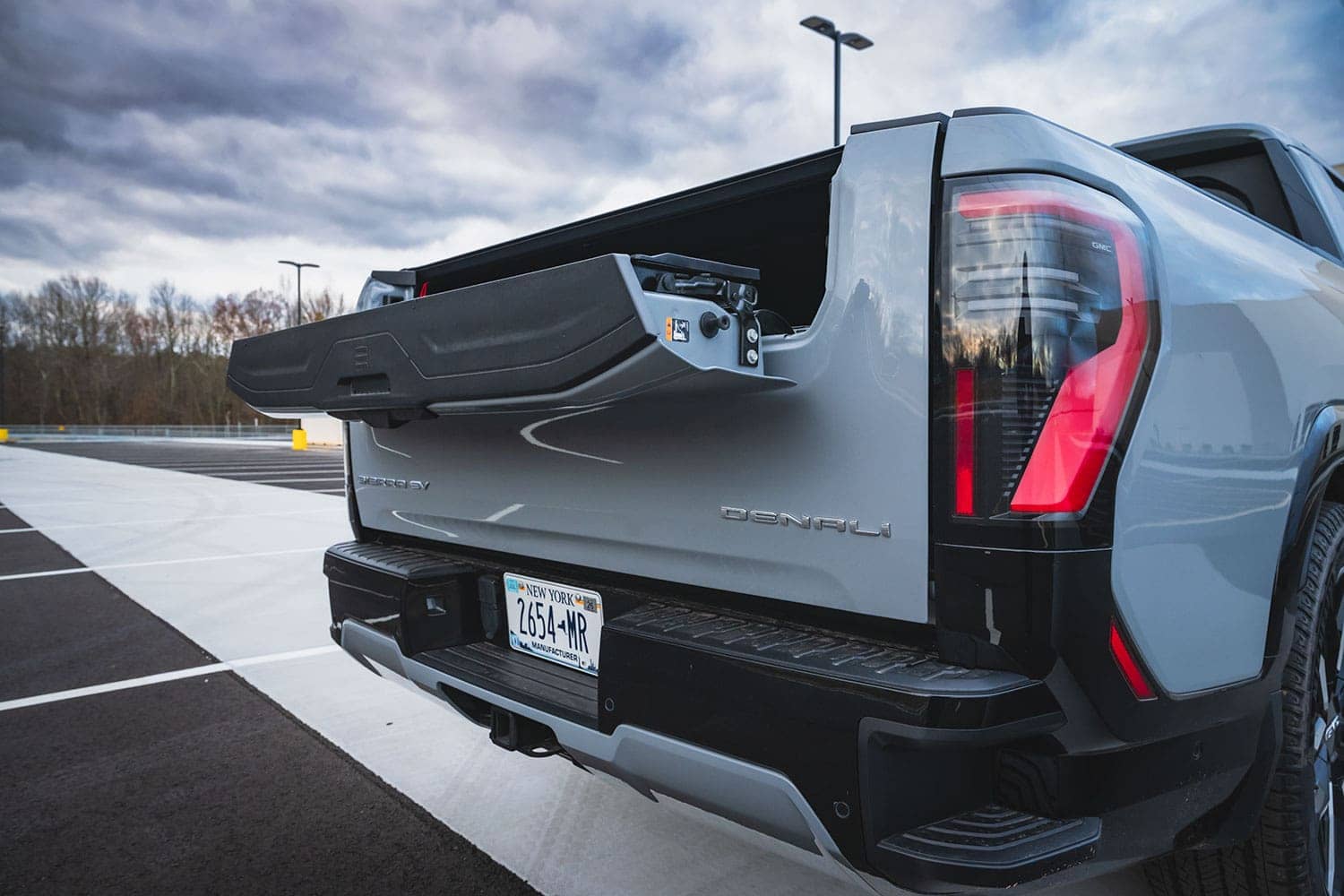 gmc-sierra-ev-denali-21