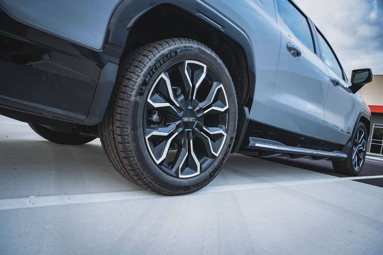 gmc-sierra-ev-denali-23