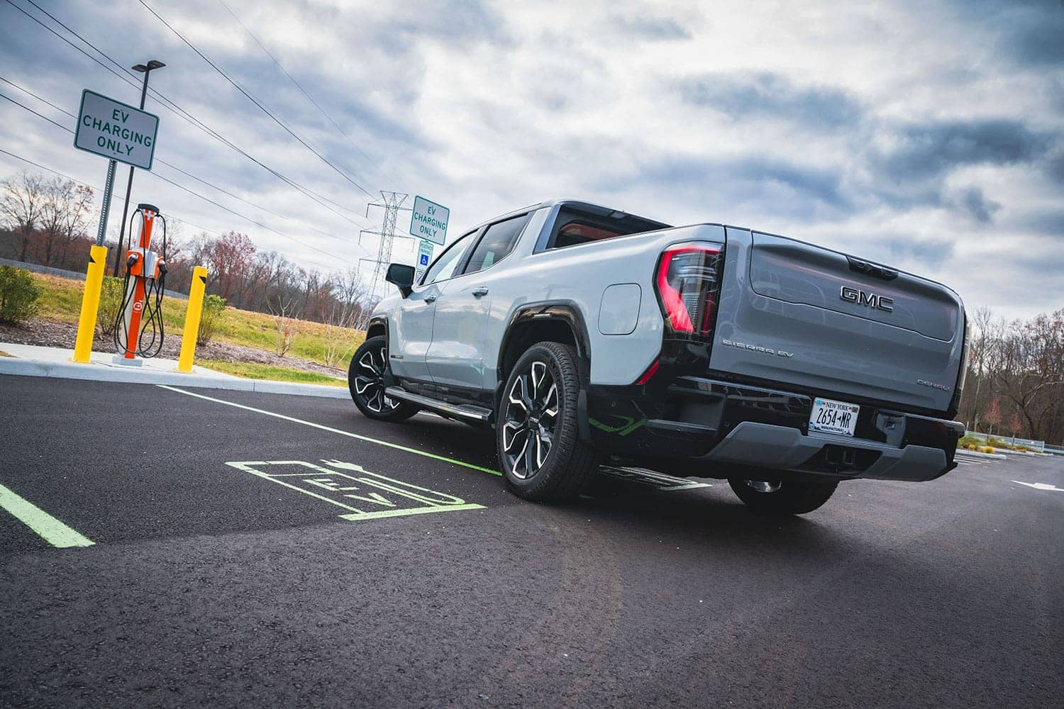 gmc-sierra-ev-denali-26