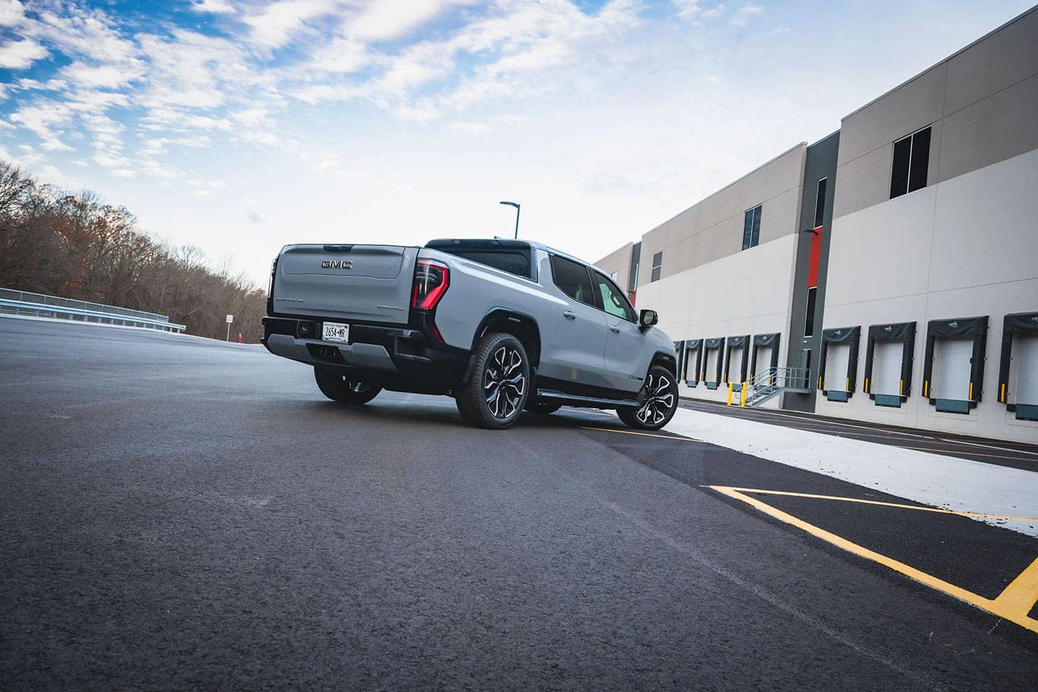 gmc-sierra-ev-denali-33