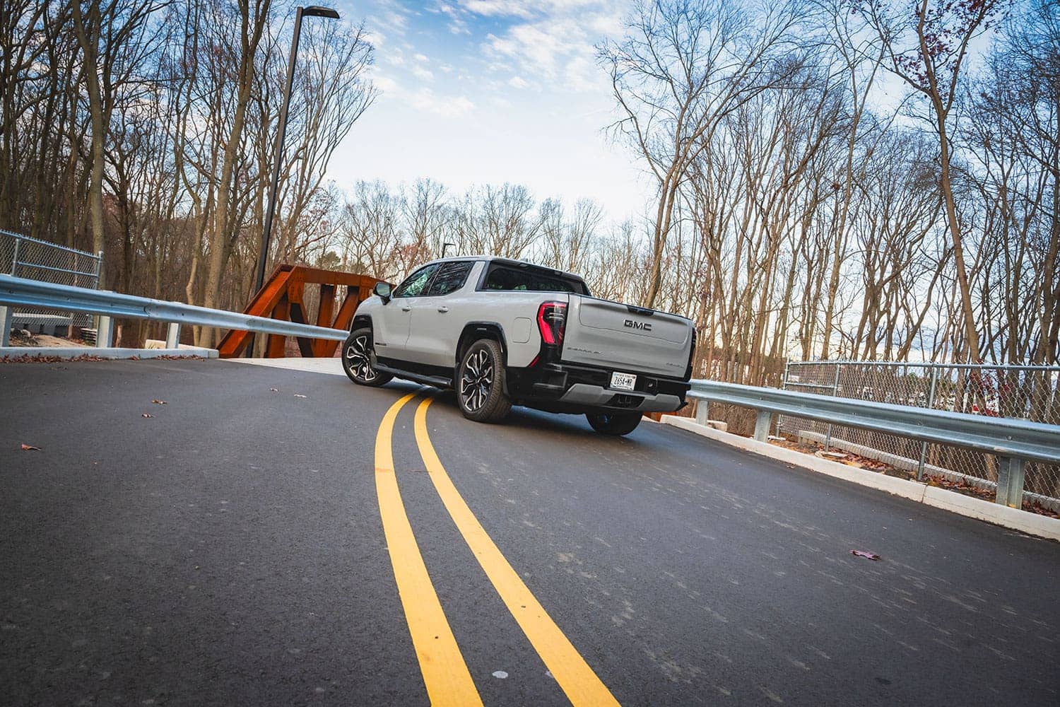 gmc-sierra-ev-denali-38
