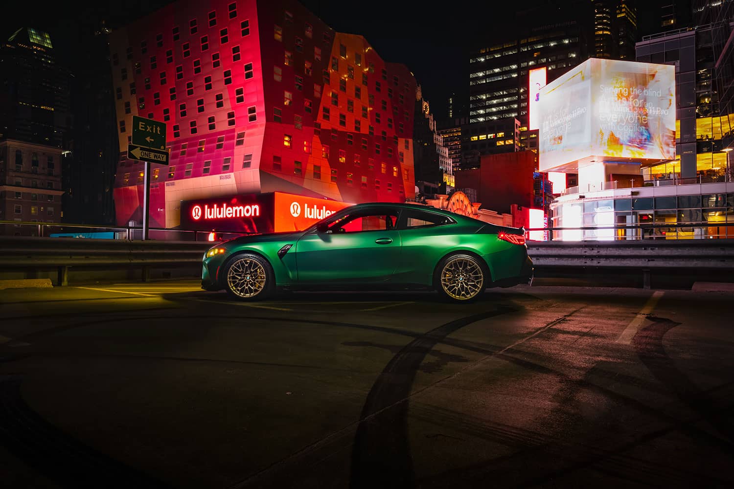 2025-bmw-m4-cs-41
