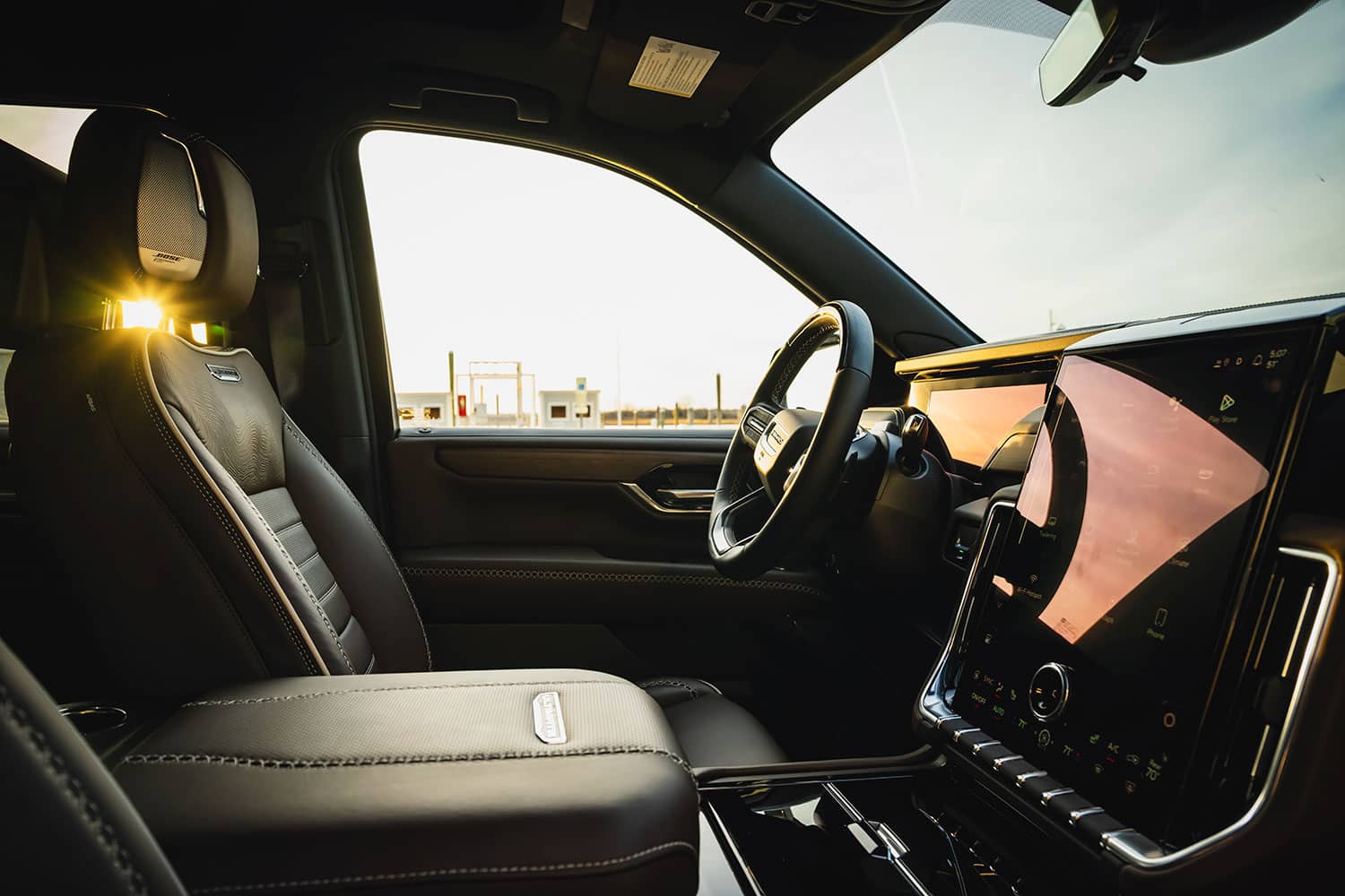 2025-gmc-yukon-denali-12