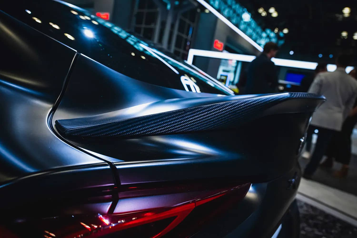 supra-carbon-spoiler