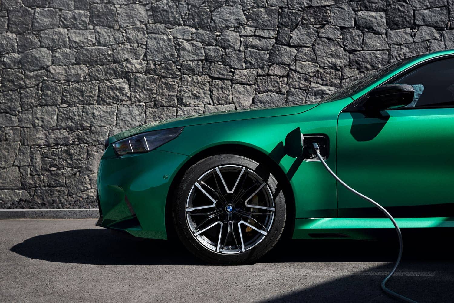 bmw-m5-plugged-in