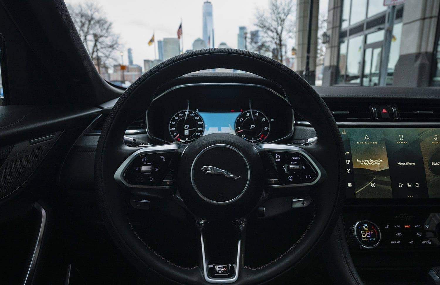 Jaguar F-Pace SVR