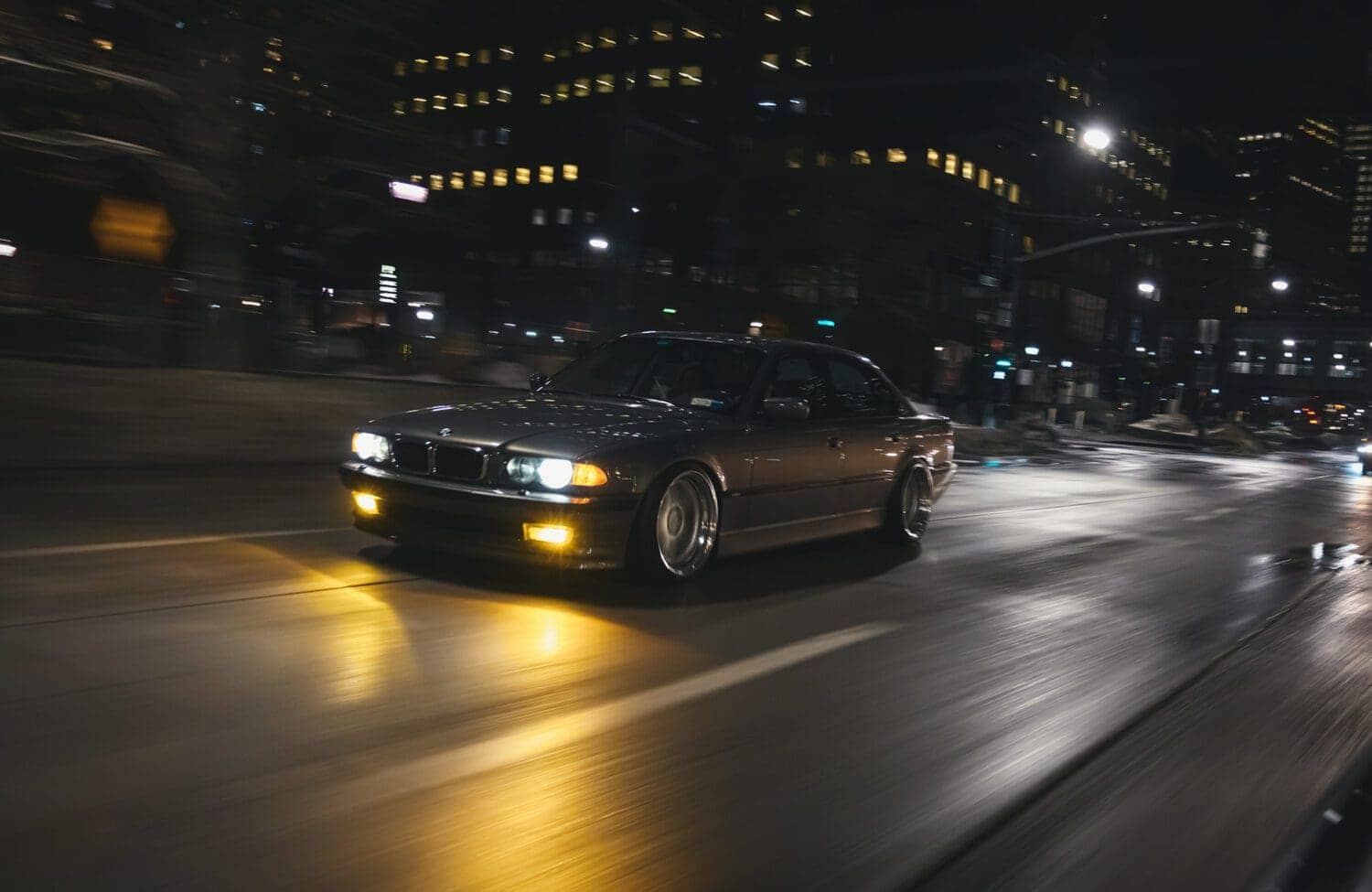 BMW E38 7 Series roller
