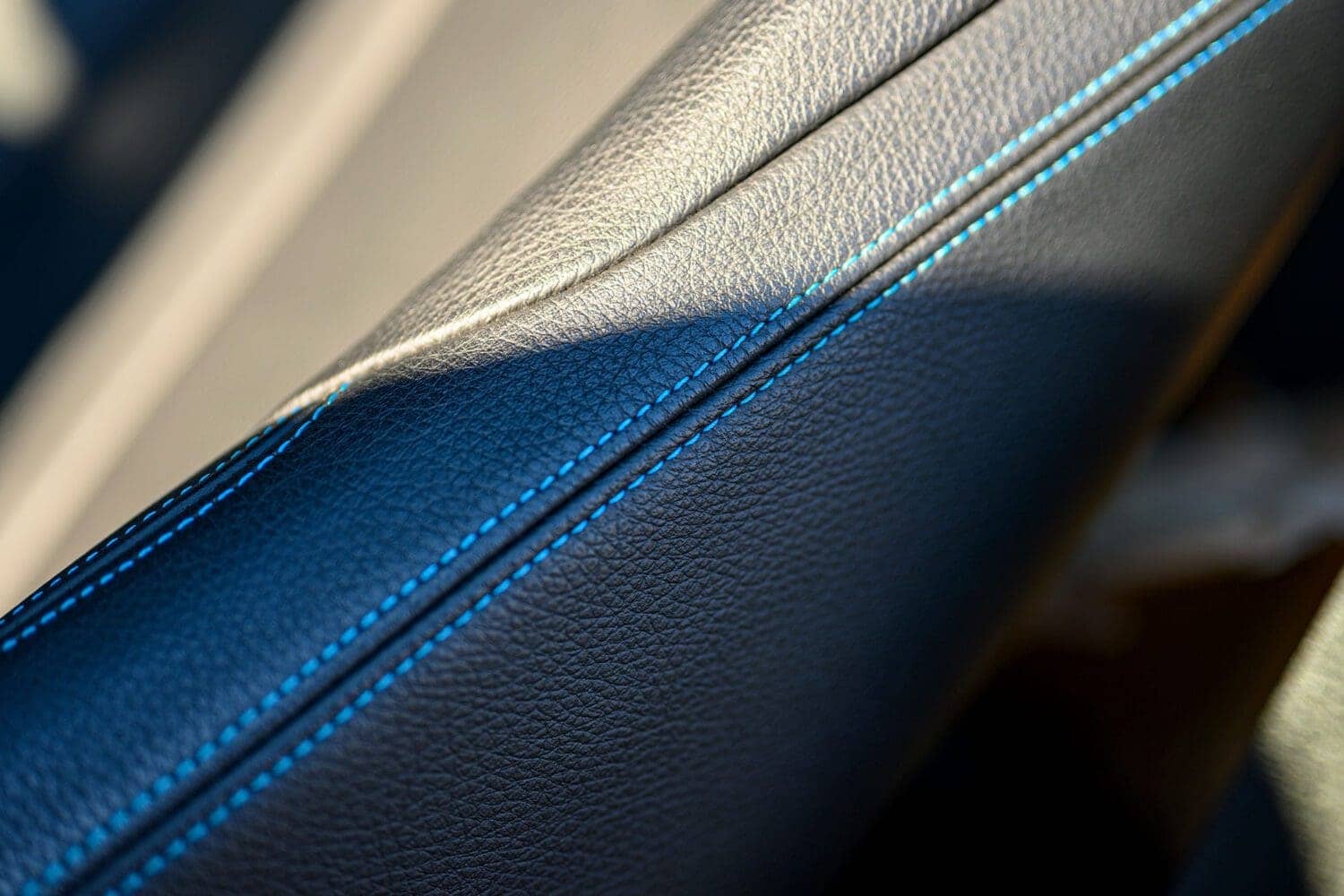 BMW M2 side bolster