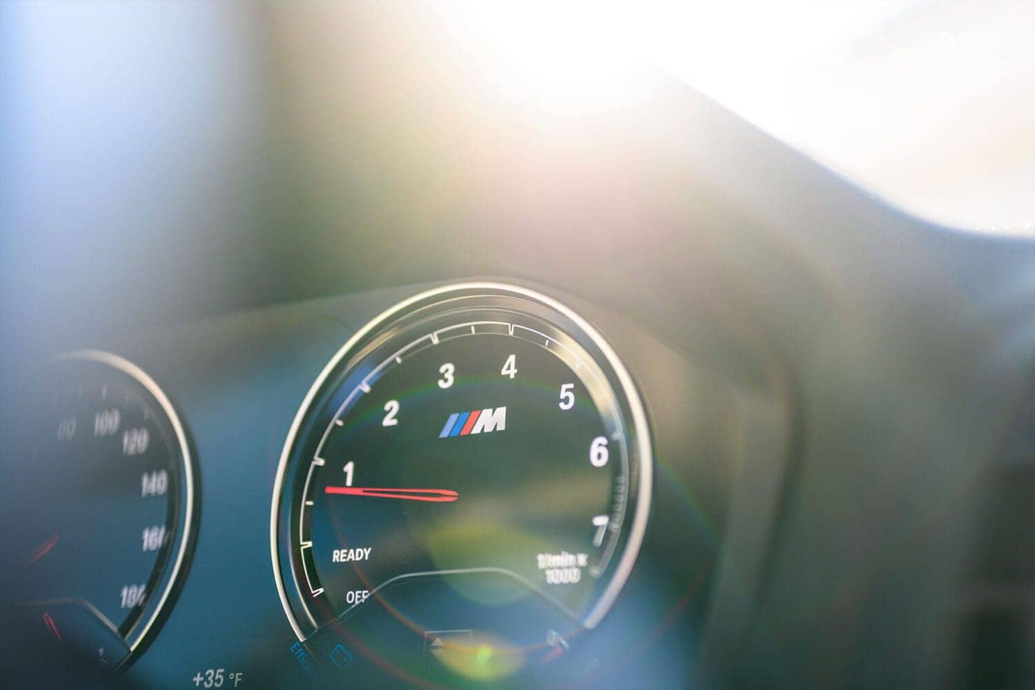 BMW M2 Tachometer