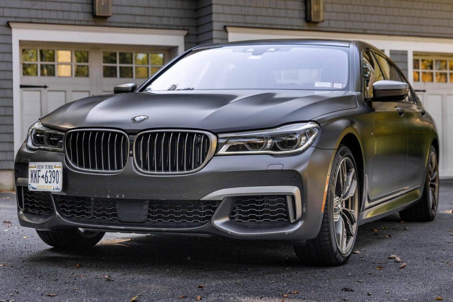 bmw-m760i