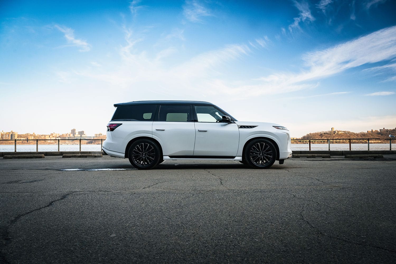 Infiniti-QX80-25