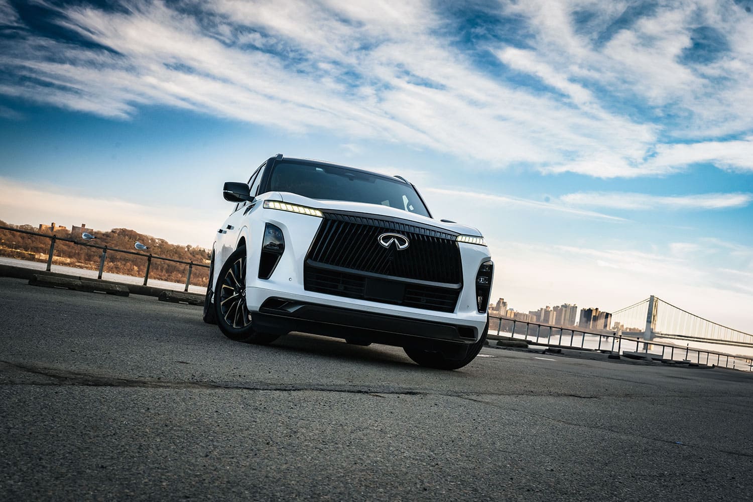 Infiniti-Qx80-28