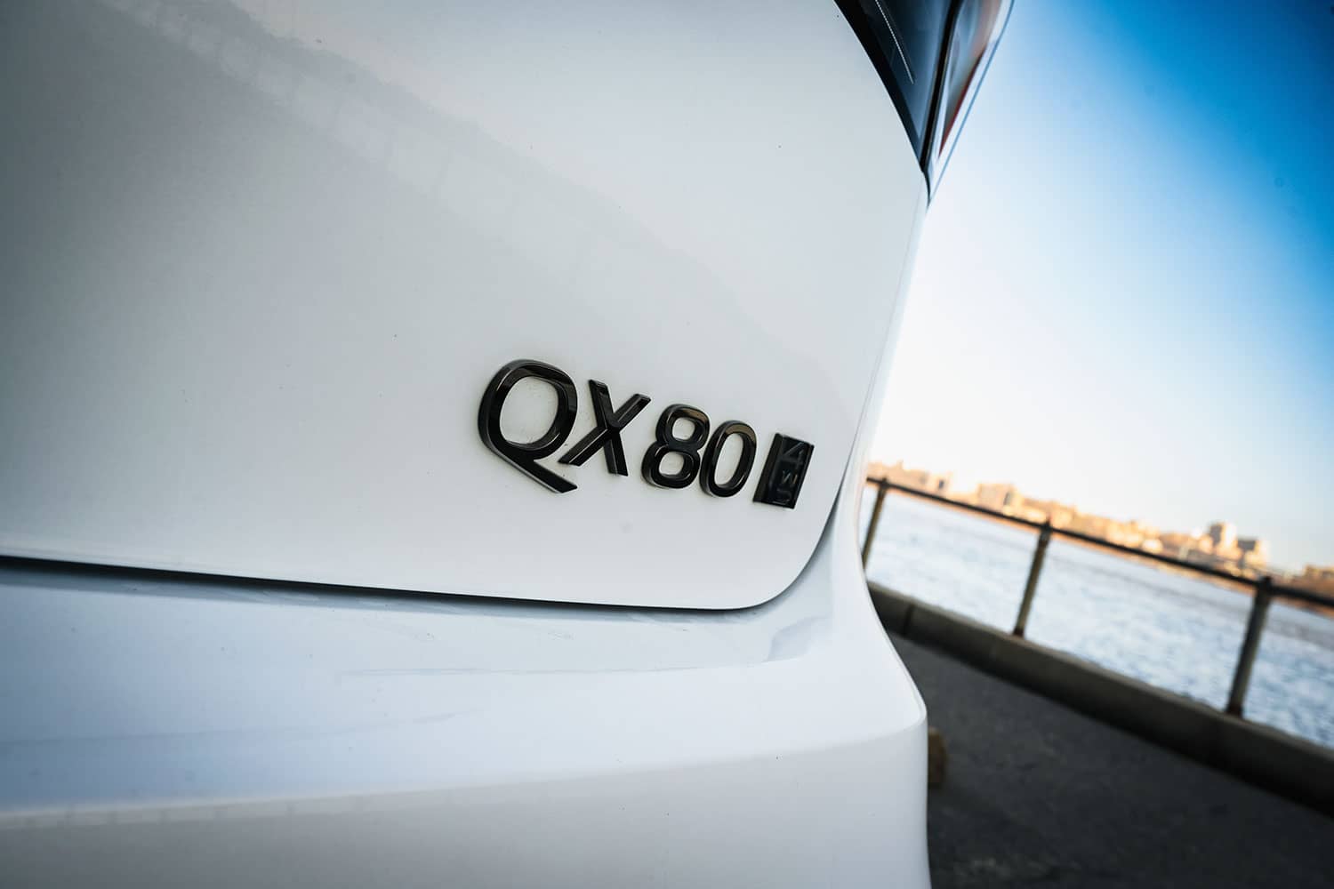 Infiniti-Qx80-3